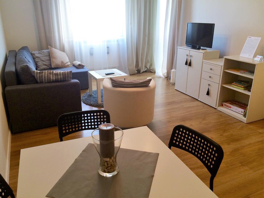 Aluzyjna Erapartments Jabłonna Eksteriør bilde